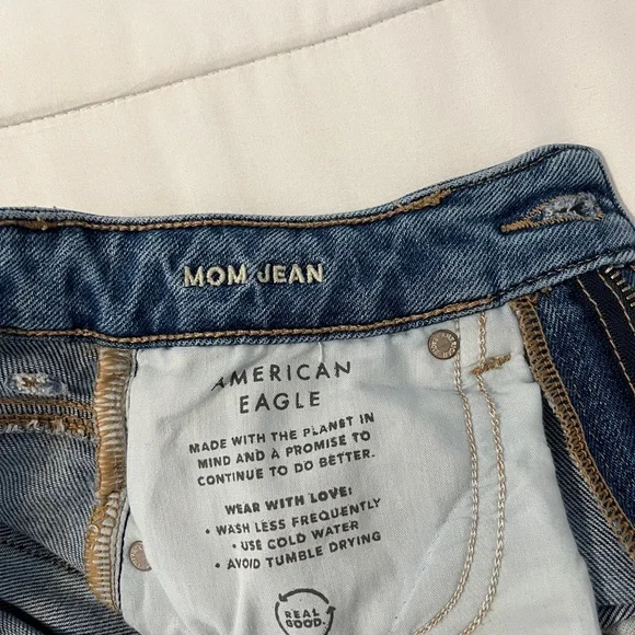 American Eagle Outfitters Light Blue Denim Jeans - Picture 4 of 10